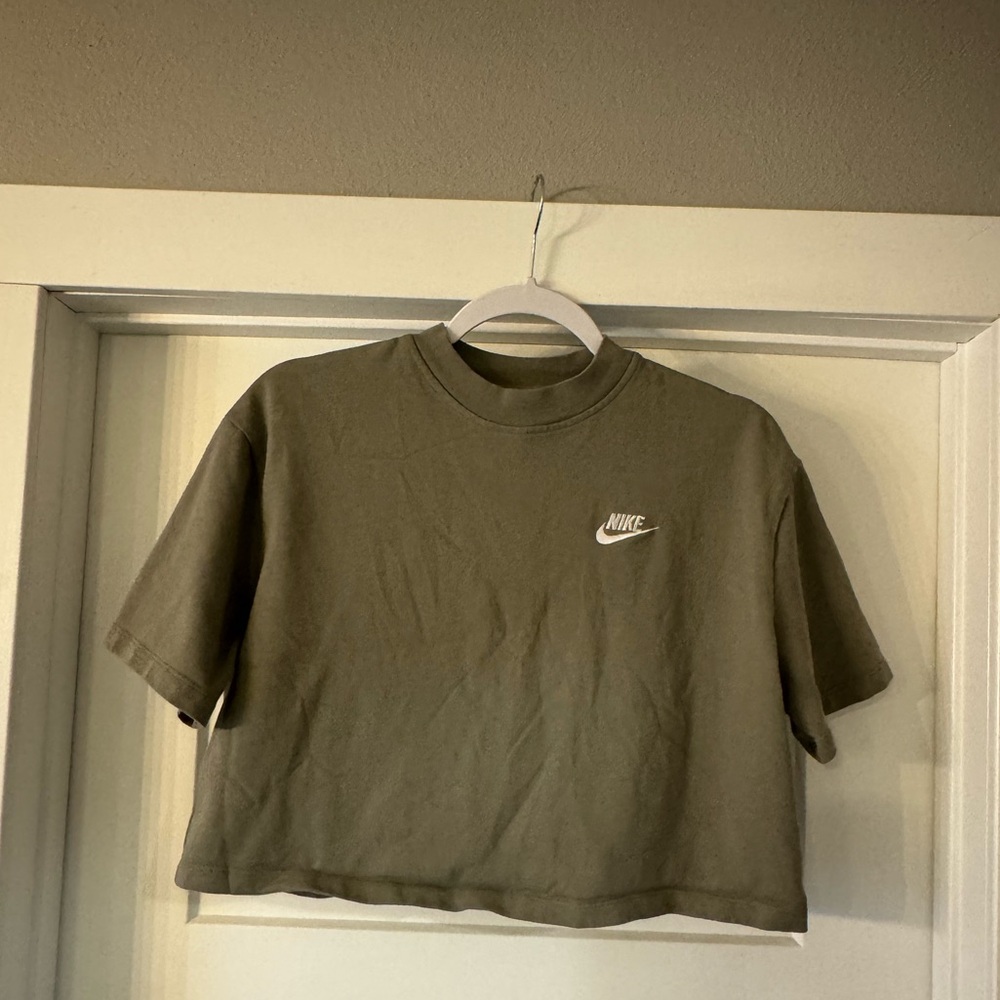 Nike cropped tshirt size small